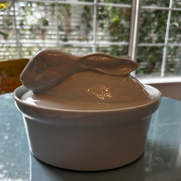 Apilco Porcelain Hare Casserole Dish - Picture 1 of 9